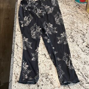 Vuori Navy and White Patterned Leggings